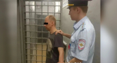 В Екатеринбурге пьяный мужчина открыл стрельбу по людям на улице Декабристов