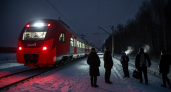 Во время снегопада в Свердловской области сильно задерживаются электрички