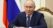 Владимир Путин присвоил госнаграды многодетной семье и инженеру на Урале